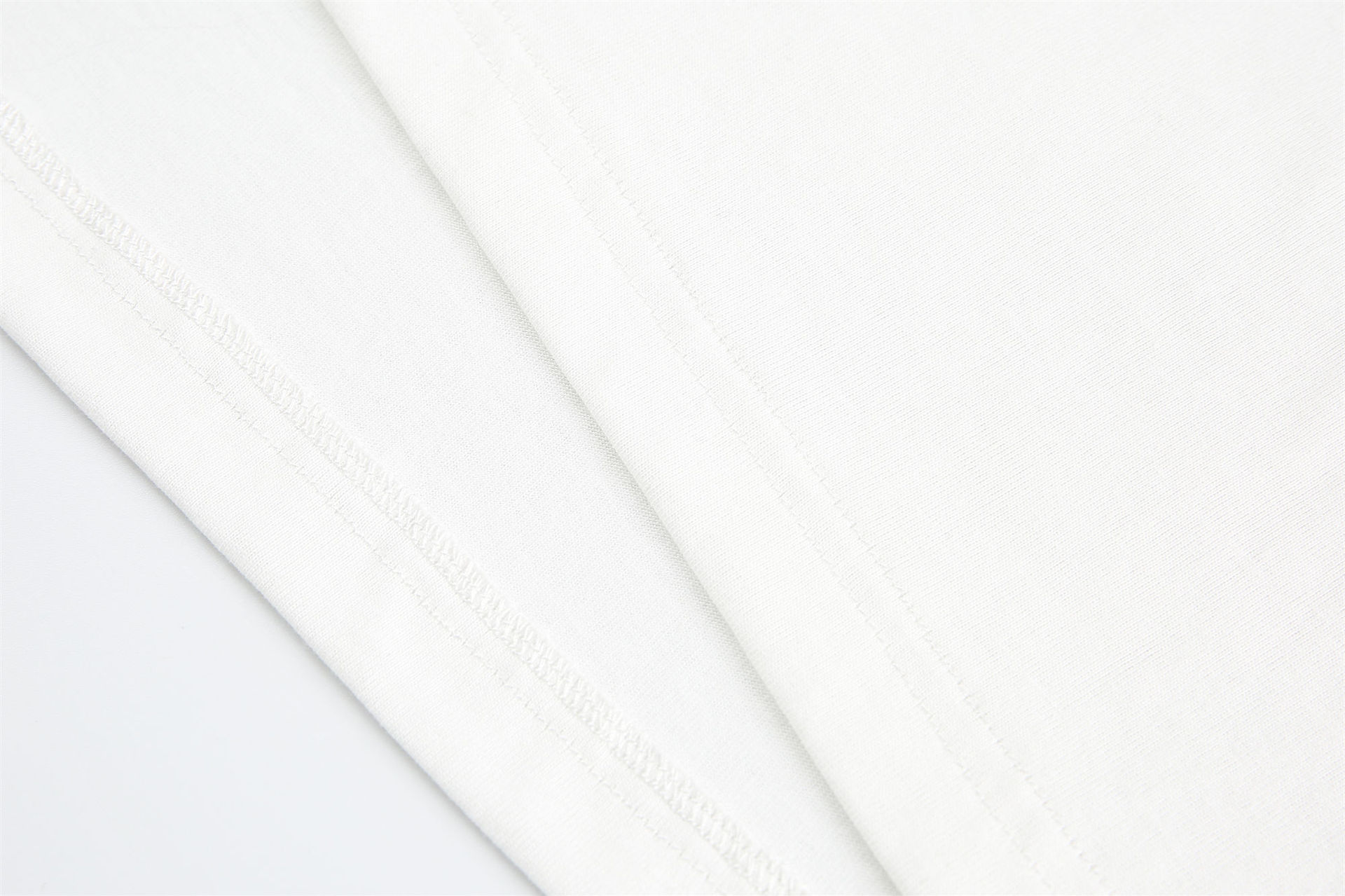 Graphic T-shirt - Image 15