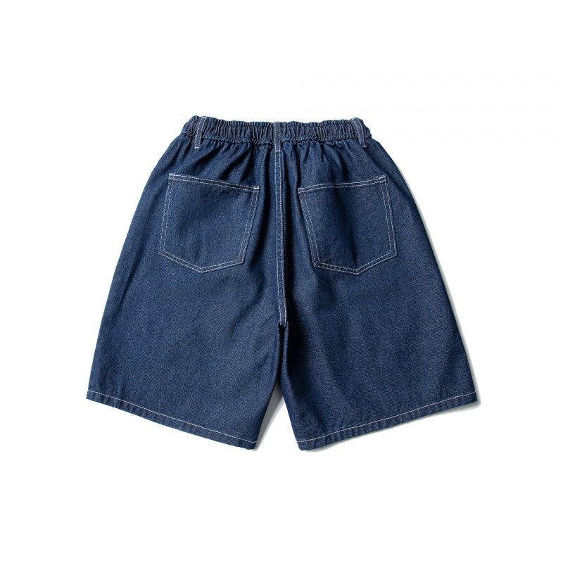 Alternative view of Shorts