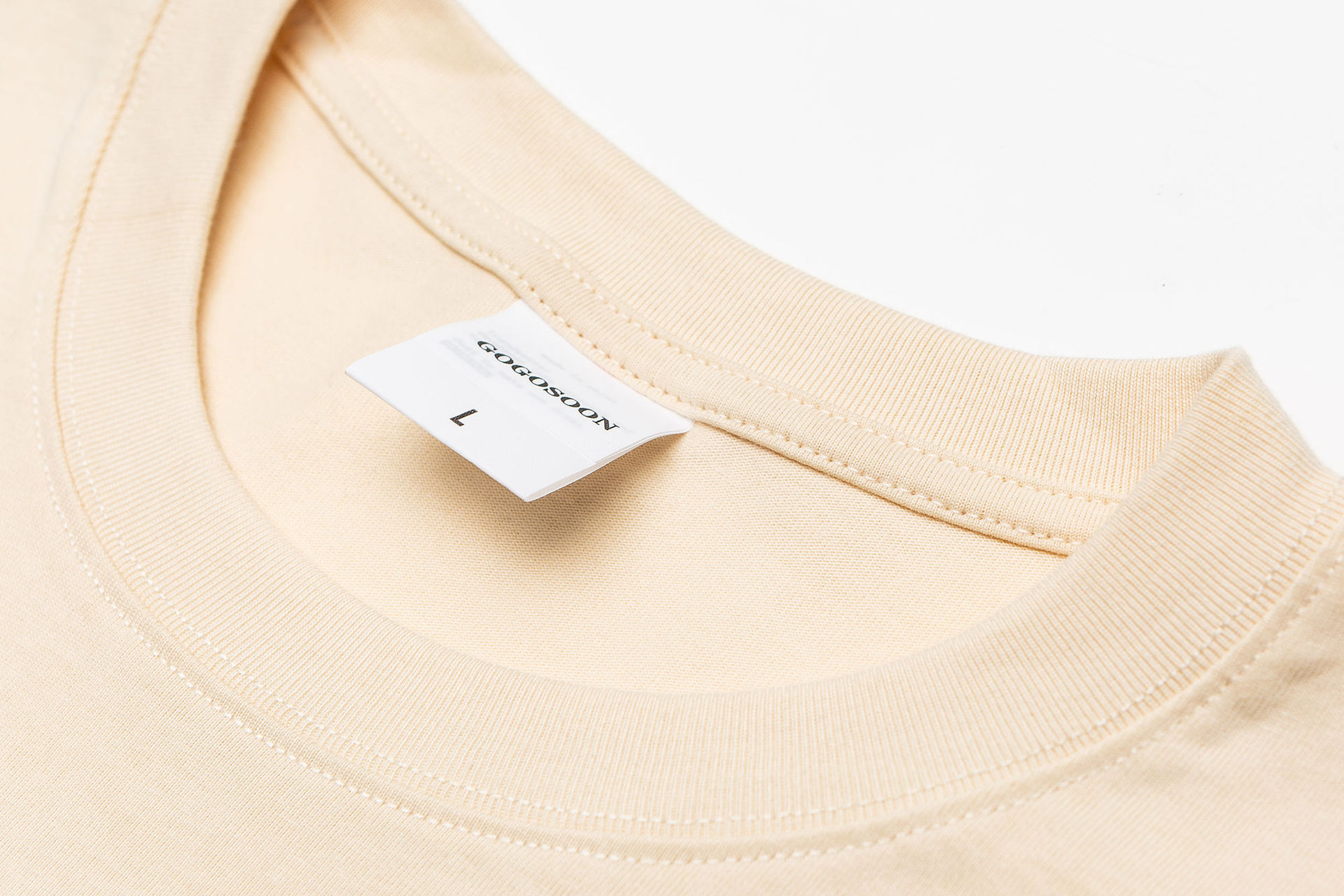 Graphic T-shirt - Image 5