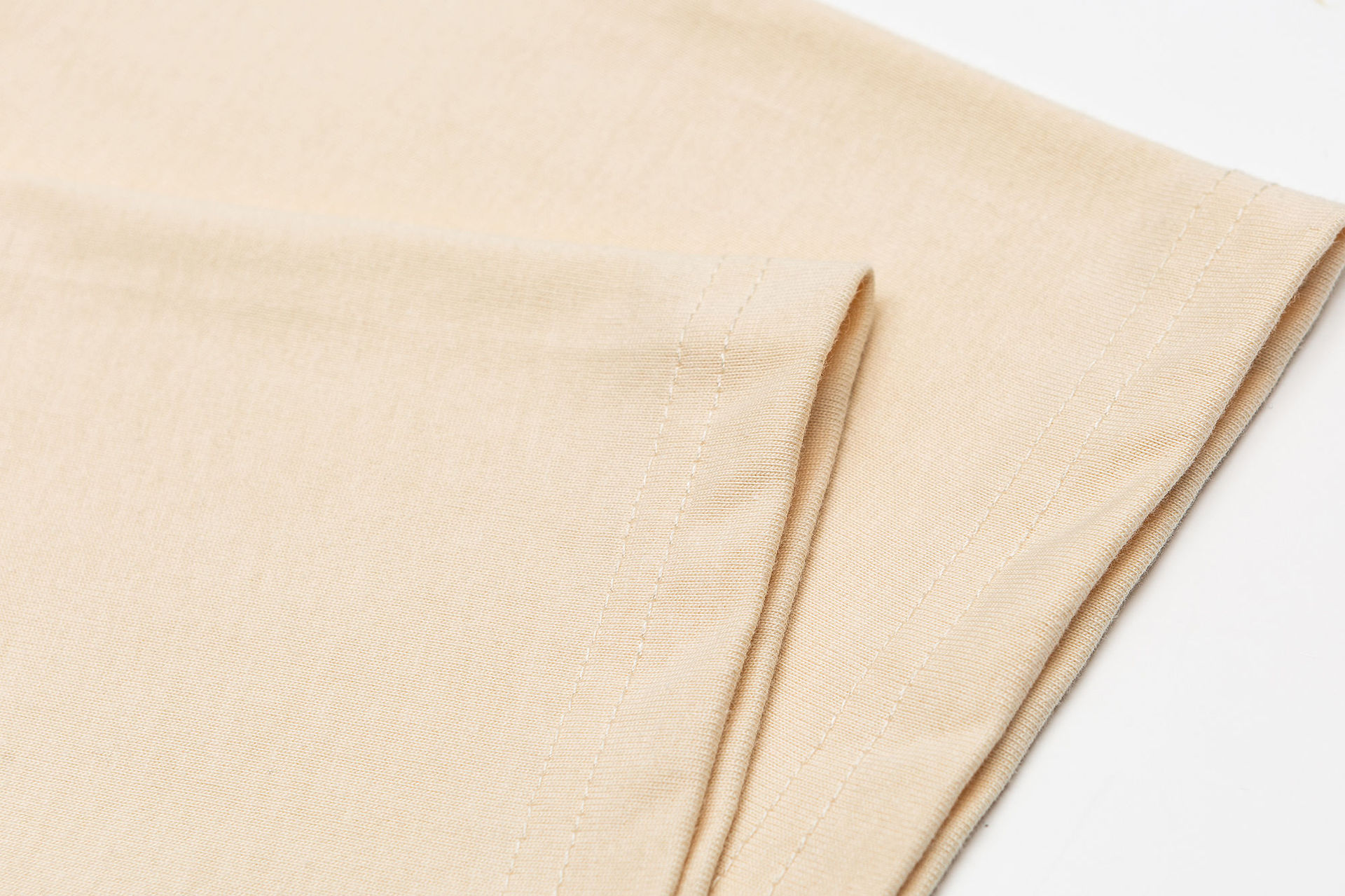 Graphic T-shirt - Image 7