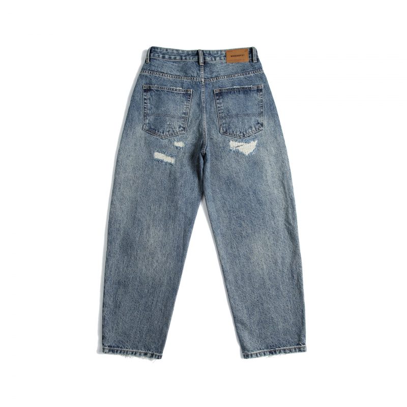 Alternative view of Jeans