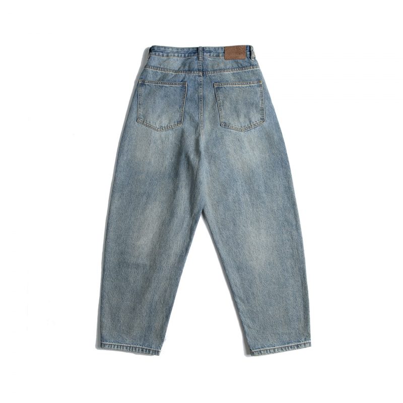 Alternative view of Jeans