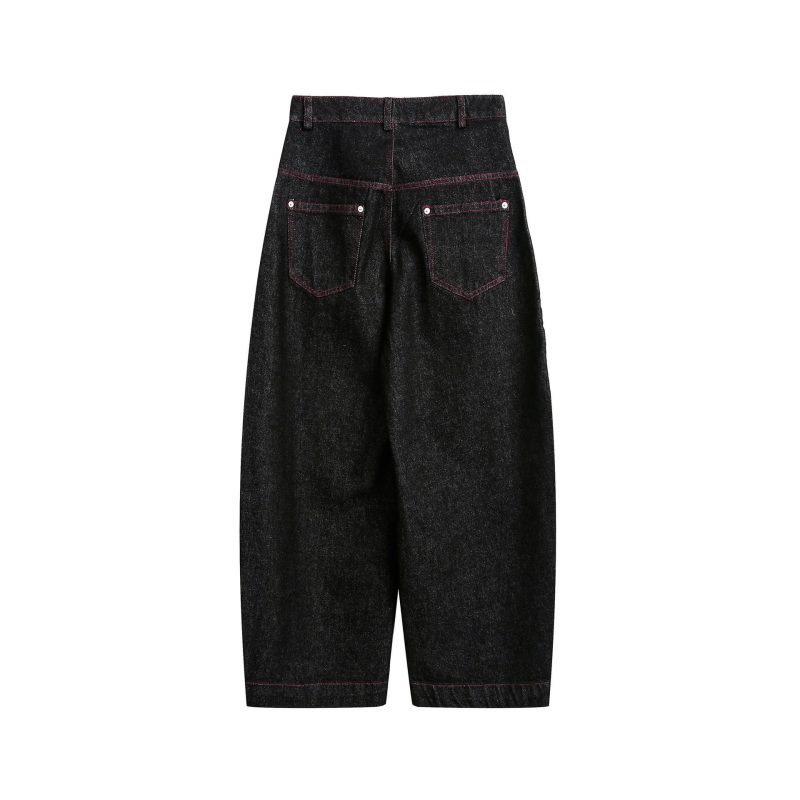 Alternative view of Jeans