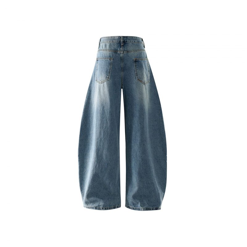 Alternative view of Jeans