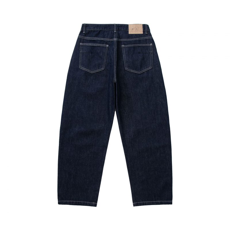 Alternative view of Jeans