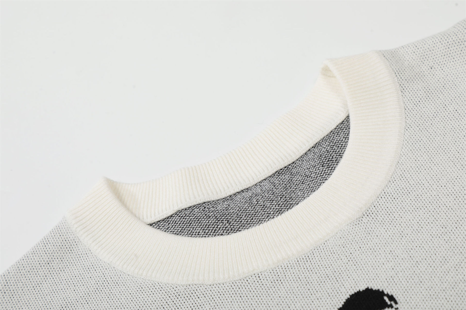 Graphic Knitting T-Shirt - Image 5